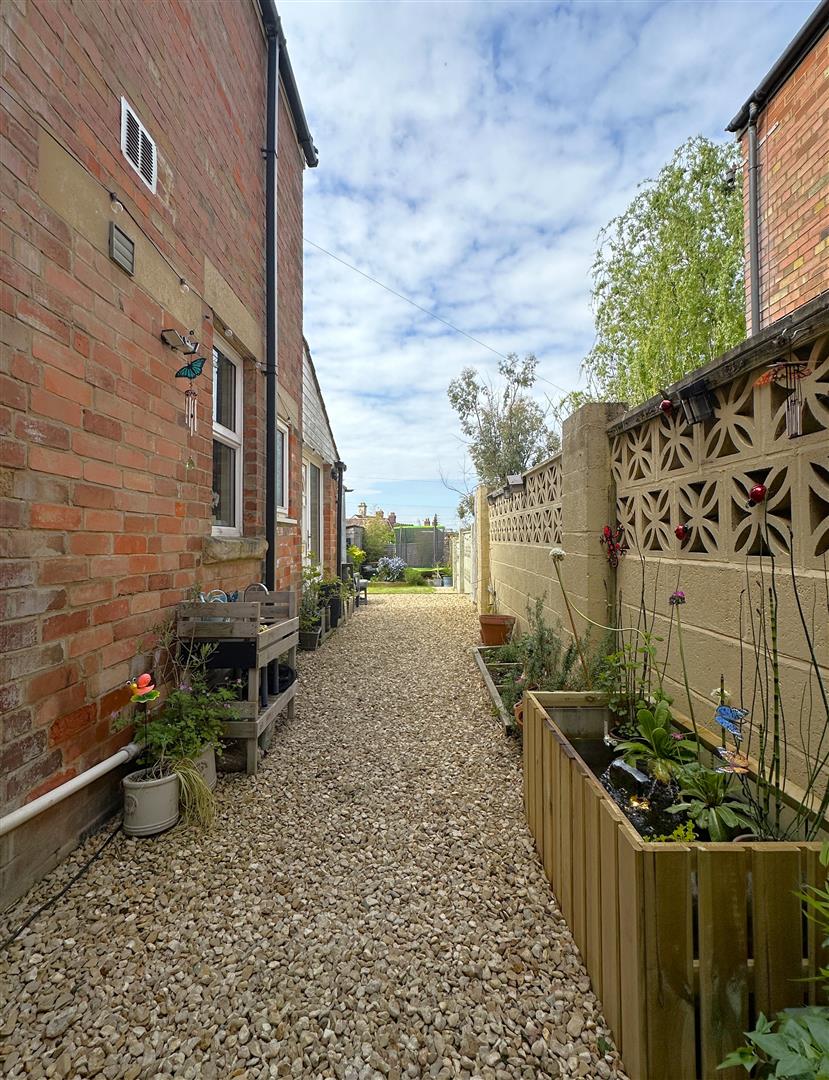 Malmesbury Road, 